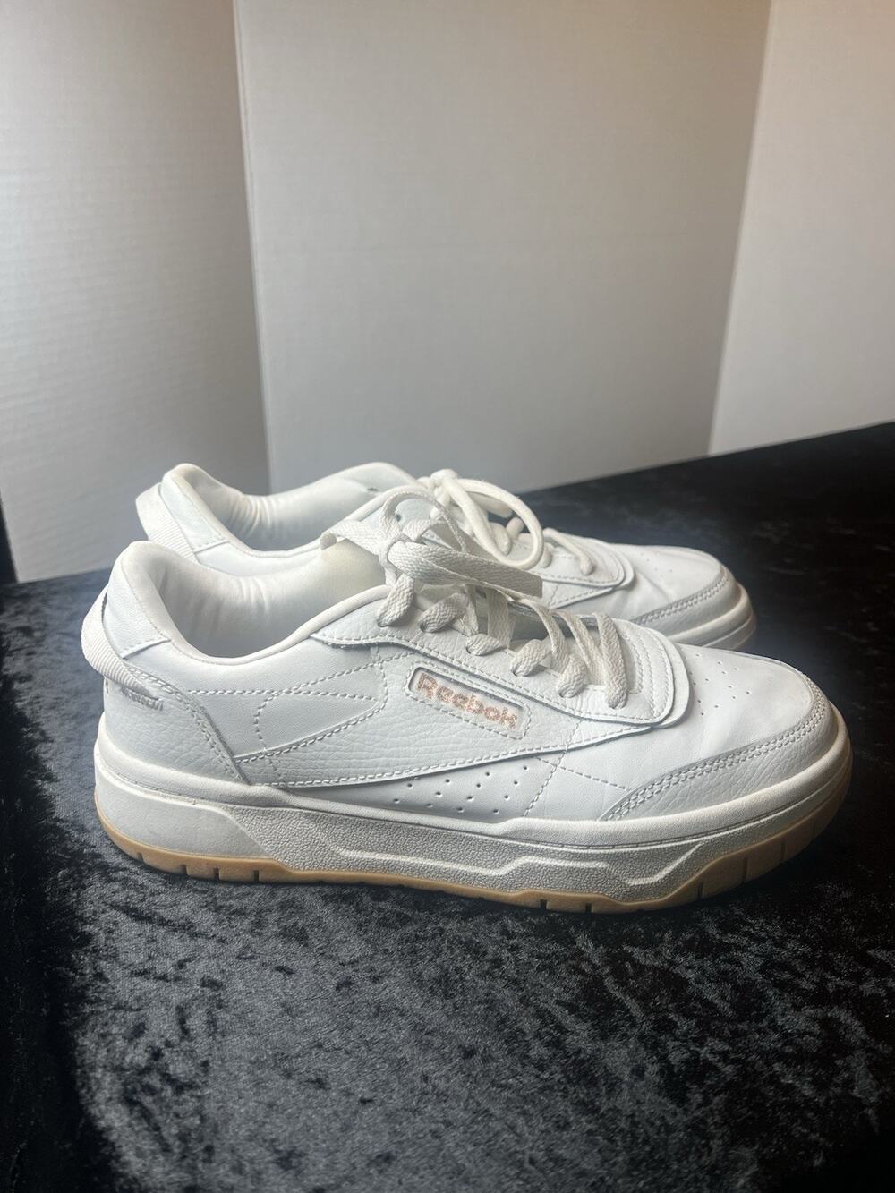 Reebok Tech Geo Lifestyle Shoes Comfort Sneakers White Leather Women's Sz 8.5